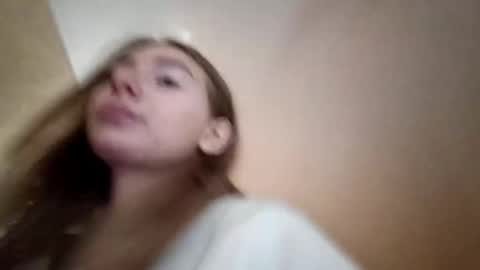 Hi My name is Elina Im 18 years old. online show from September 24, 2025, 6:06 am