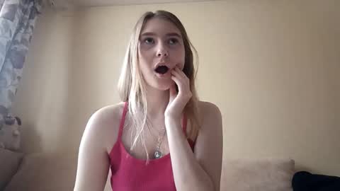 Hi My name is Elina Im 18 years old. online show from October 20, 2025, 6:58 am