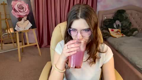 Snapshot of marymoorre chatting on November 23, 2025, 8:19 pm Mary online show from November 23, 2025, 8:19 pm