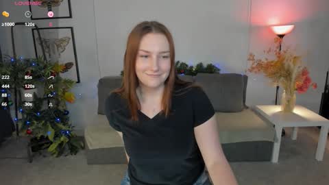 Snapshot of marywaddell chatting on December 20, 2025, 10:17 pm Mary online show from December 20, 2025, 10:17 pm