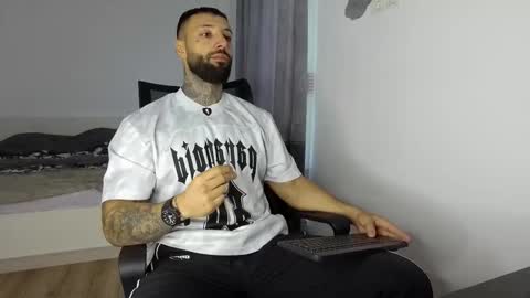 masculineguy69 online show from October 15, 2025, 6:35 am