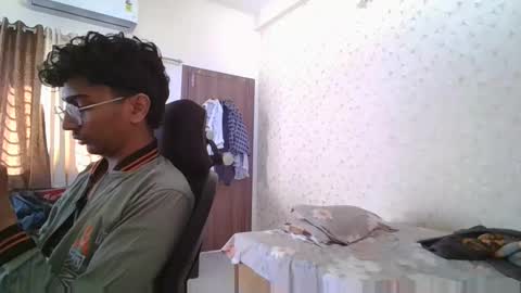 Mask Boy online show from November 9, 2025, 3:38 am