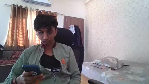 Mask Boy online show from November 14, 2025, 3:27 am