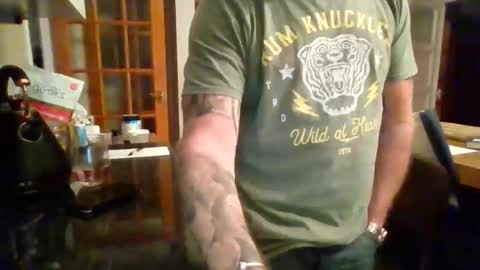 Snapshot of masked_masturbation_couple chatting on September 19, 2025, 9:59 pm Masked Masturbation Couple online show from September 19, 2025, 9:59 pm