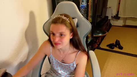 Queeny Kathy  Online at 2030 MEZ Sunday  Wednesday online show from March 27, 2026, 7:35 pm