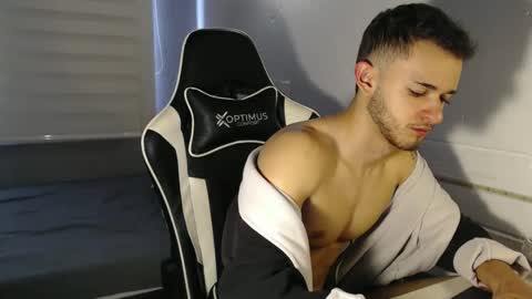 Snapshot of massimo_jiovano chatting on December 9, 2024, 3:54 pm massimo online show from December 9, 2024, 3:54 pm