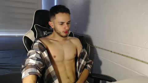 Snapshot of massimo_jiovano chatting on March 7, 2025, 4:00 pm massimo online show from March 7, 2025, 4:00 pm