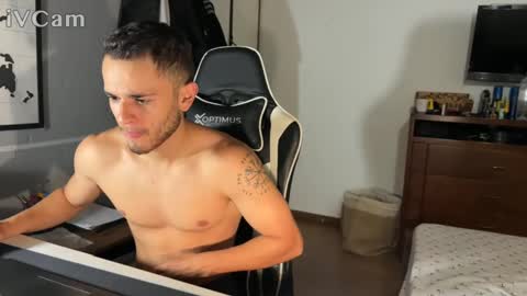 Snapshot of massimo_jiovano chatting on September 19, 2025, 3:30 am massimo online show from September 19, 2025, 3:30 am