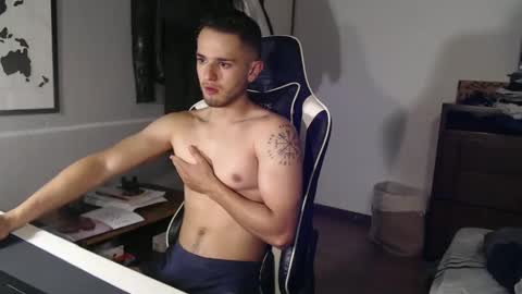 Snapshot of massimo_jiovano chatting on October 5, 2025, 11:02 pm massimo online show from October 5, 2025, 11:02 pm