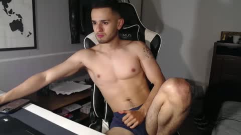 Snapshot of massimo_jiovano chatting on October 6, 2025, 11:24 pm massimo online show from October 6, 2025, 11:24 pm