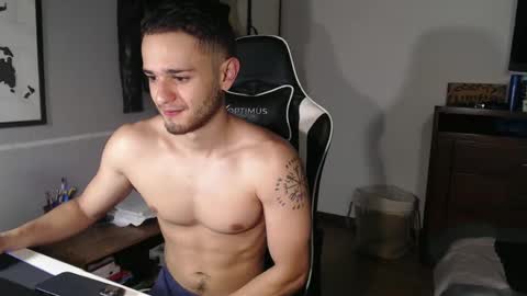 Snapshot of massimo_jiovano chatting on October 10, 2025, 11:15 pm massimo online show from October 10, 2025, 11:15 pm