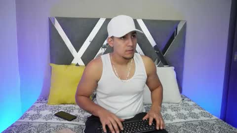 massimo_vidal online show from October 7, 2025, 1:08 pm