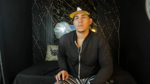 massimo_vidal online show from February 22, 2026, 11:31 am