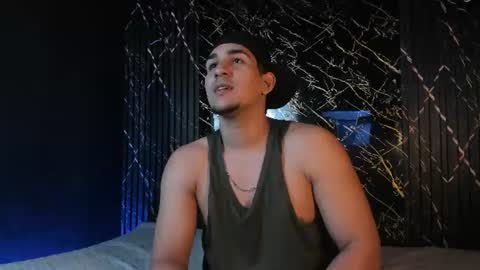 massimo_vidal online show from June 25, 2026, 6:01 pm