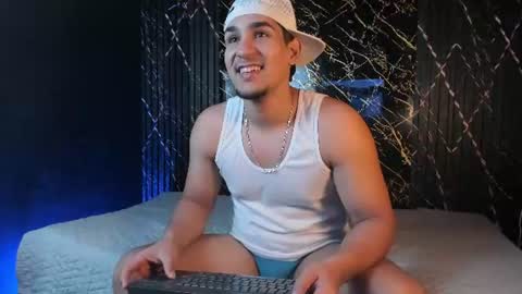 massimo_vidal online show from June 26, 2026, 8:02 pm