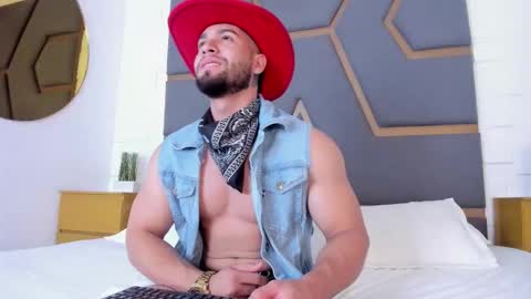 Massimo online show from September 10, 2025, 3:39 am