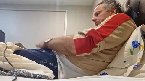 Snapshot of master398 chatting on October 28, 2025, 11:25 am Erix online show from October 28, 2025, 11:25 am