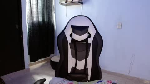 master_black777 online show from April 8, 2026, 3:56 pm