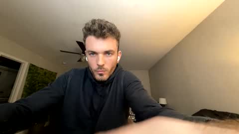 Snapshot of master_louie chatting on December 8, 2024, 3:24 pm muskyjockdick online show from December 8, 2024, 3:24 pm