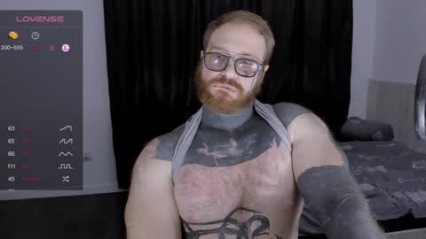 Snapshot of master_oil chatting on December 18, 2024, 10:02 pm Huge Alex online show from December 18, 2024, 10:02 pm