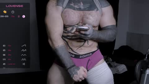 Snapshot of master_oil chatting on January 11, 2025, 3:31 pm Huge Alex online show from January 11, 2025, 3:31 pm