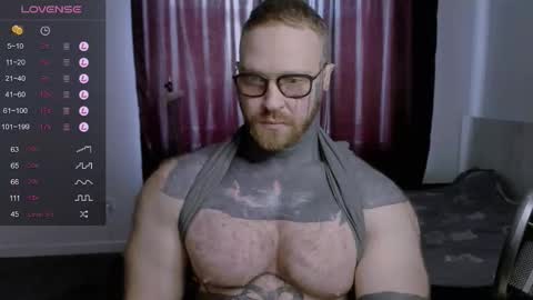 Snapshot of master_oil chatting on February 15, 2025, 11:50 am Huge Alex online show from February 15, 2025, 11:50 am