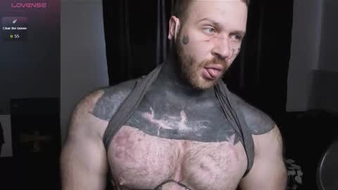 Snapshot of master_oil chatting on October 6, 2025, 5:38 am Huge Alex online show from October 6, 2025, 5:38 am