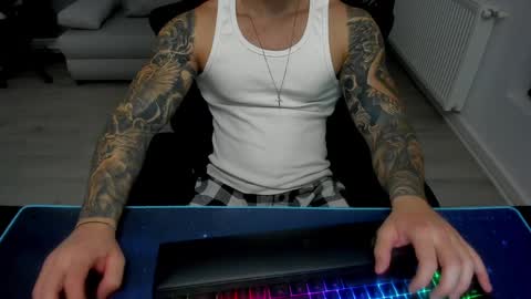 Snapshot of masterkingmuscle chatting on February 11, 2025, 8:10 pm masterkingmuscle online show from February 11, 2025, 8:10 pm