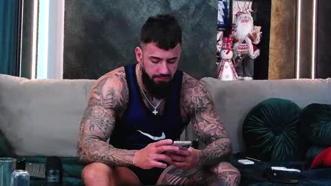 masterkingofmuscle online show from December 20, 2024, 11:10 am