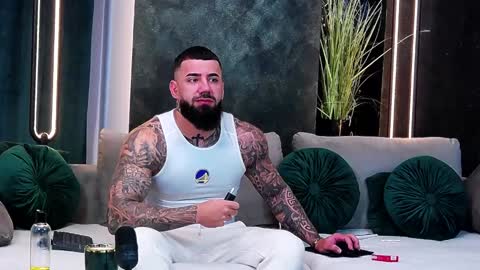 masterkingofmuscle online show from January 22, 2025, 6:31 am