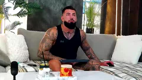 masterkingofmuscle online show from September 22, 2025, 8:49 am