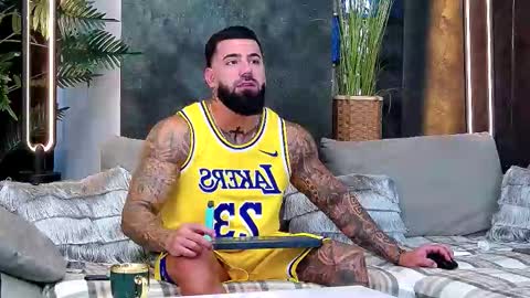 masterkingofmuscle online show from November 8, 2025, 9:20 am