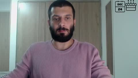 Snapshot of masterofinfatuation chatting on December 18, 2024, 12:10 am   online show from December 18, 2024, 12:10 am