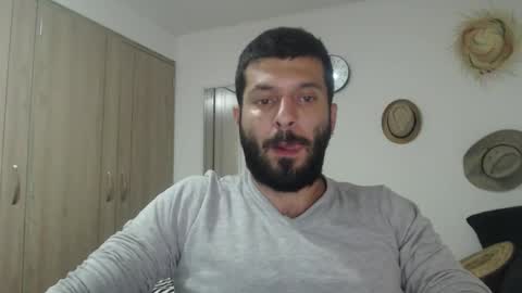 Snapshot of masterofinfatuation chatting on January 15, 2025, 5:40 am   online show from January 15, 2025, 5:40 am