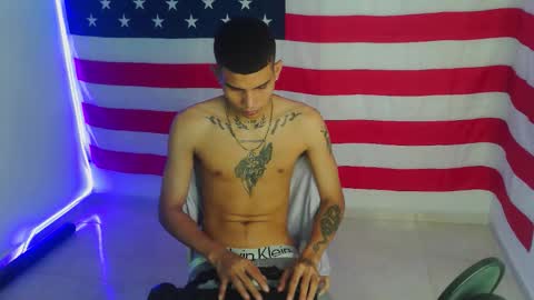 Snapshot of masters_latins chatting on November 30, 2025, 4:44 pm masters_latins online show from November 30, 2025, 4:44 pm