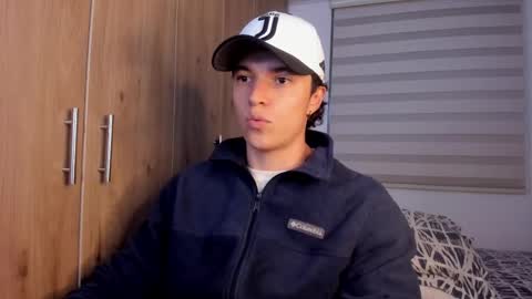 mastrangelo_x online show from December 17, 2025, 3:56 am