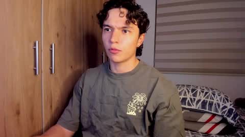 mastrangelo_x online show from December 19, 2025, 4:19 am