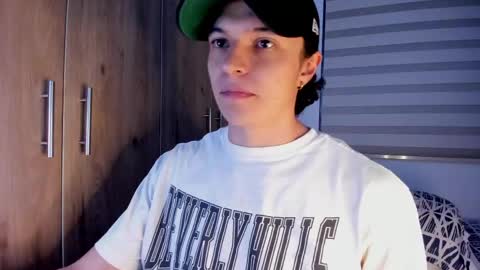 mastrangelo_x online show from May 15, 2026, 3:46 am
