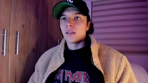 mastrangelo_x online show from May 25, 2026, 3:34 am