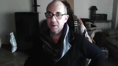 Snapshot of mat11efou chatting on February 16, 2025, 8:43 am mat11efou online show from February 16, 2025, 8:43 am