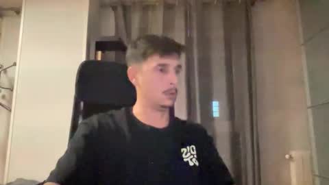 Snapshot of matahavi chatting on September 22, 2025, 9:17 pm Aaron online show from September 22, 2025, 9:17 pm