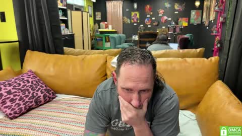 Snapshot of matchingtracksuits chatting on February 24, 2025, 9:20 pm Jer and Kel online show from February 24, 2025, 9:20 pm