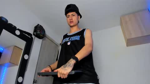 mateo_escobar online show from September 9, 2025, 4:12 am