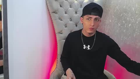 mateo mitchell online show from October 14, 2025, 4:35 am