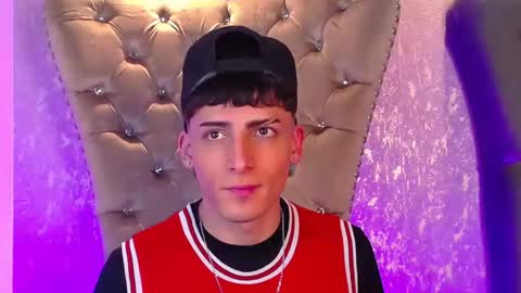 mateo mitchell online show from October 23, 2025, 6:45 am