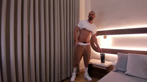 Snapshot of mateo_ospinaa chatting on February 27, 2026, 8:20 pm Mateo online show from February 27, 2026, 8:20 pm