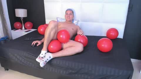 Snapshot of mateoandmia chatting on January 25, 2025, 2:26 am Matheo and Mia online show from January 25, 2025, 2:26 am