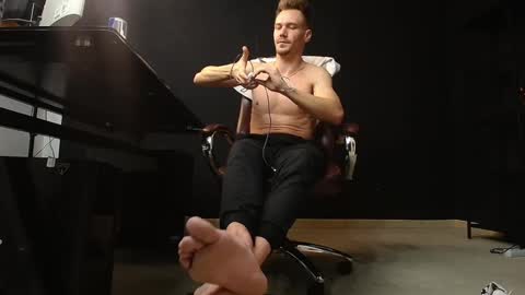 MateoBenjamin online show from January 14, 2025, 4:08 pm