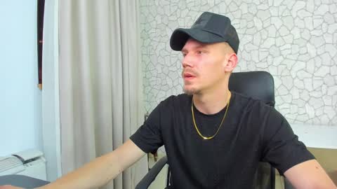 MateoBenjamin online show from January 20, 2025, 5:16 pm