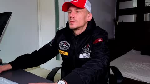 MateoBenjamin online show from April 1, 2026, 11:00 am